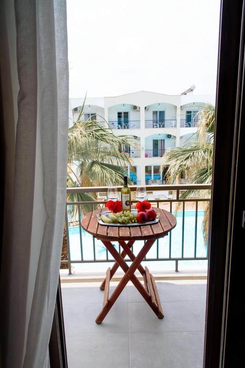 Stavros Beach Hotel Exterior photo